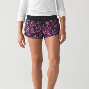 Lululemon Hotty Hot Shorts Mini Midnight Bloom Black Deep Fuschia Black Size 4